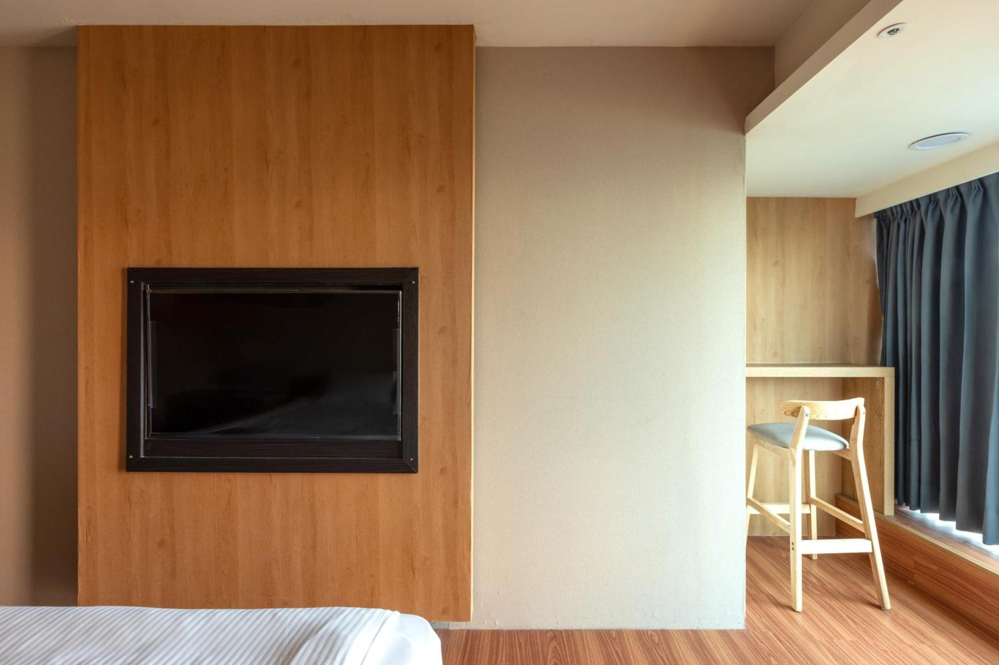 E Lim Hotel Zhongli Luaran gambar