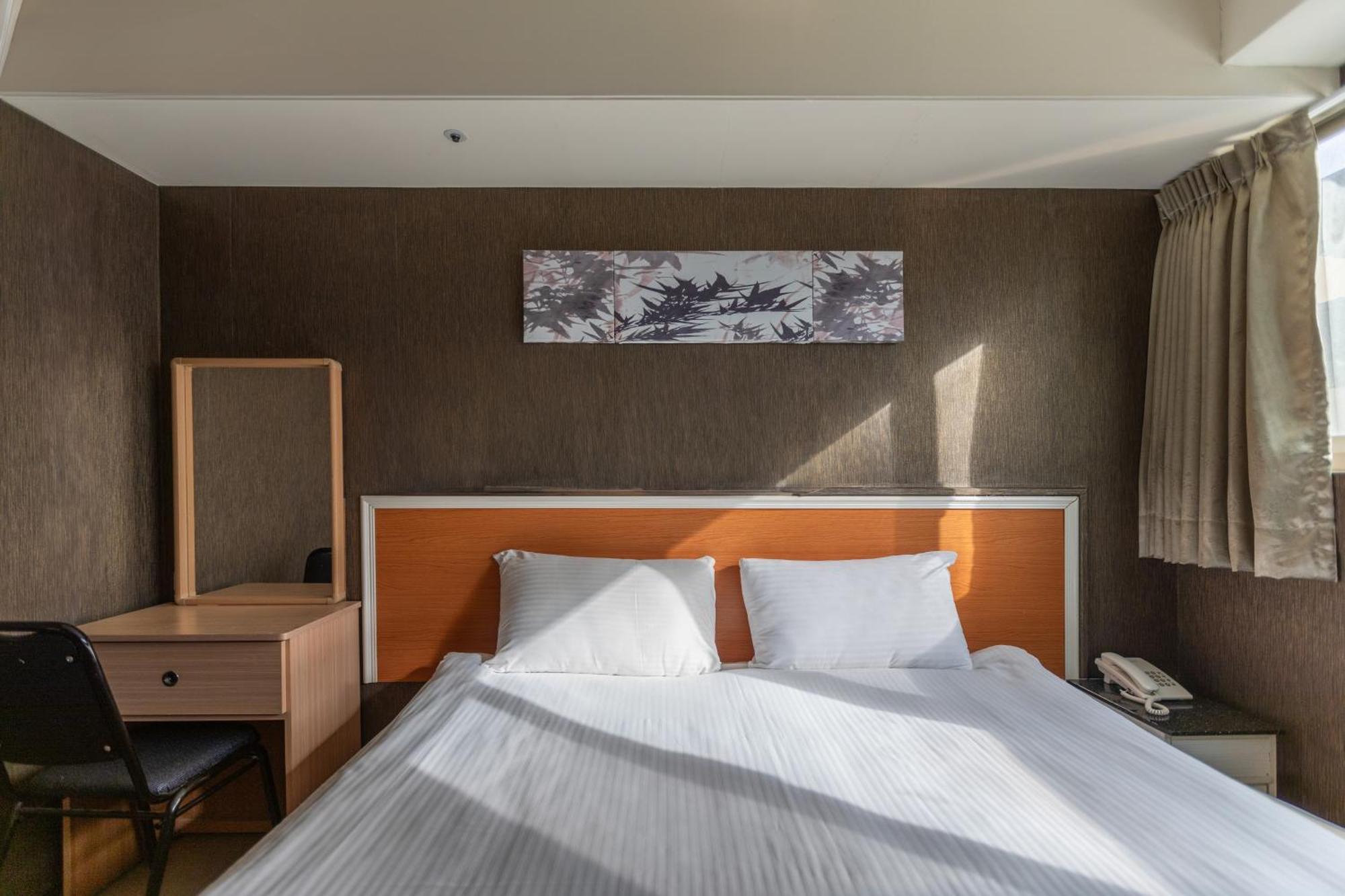 E Lim Hotel Zhongli Luaran gambar